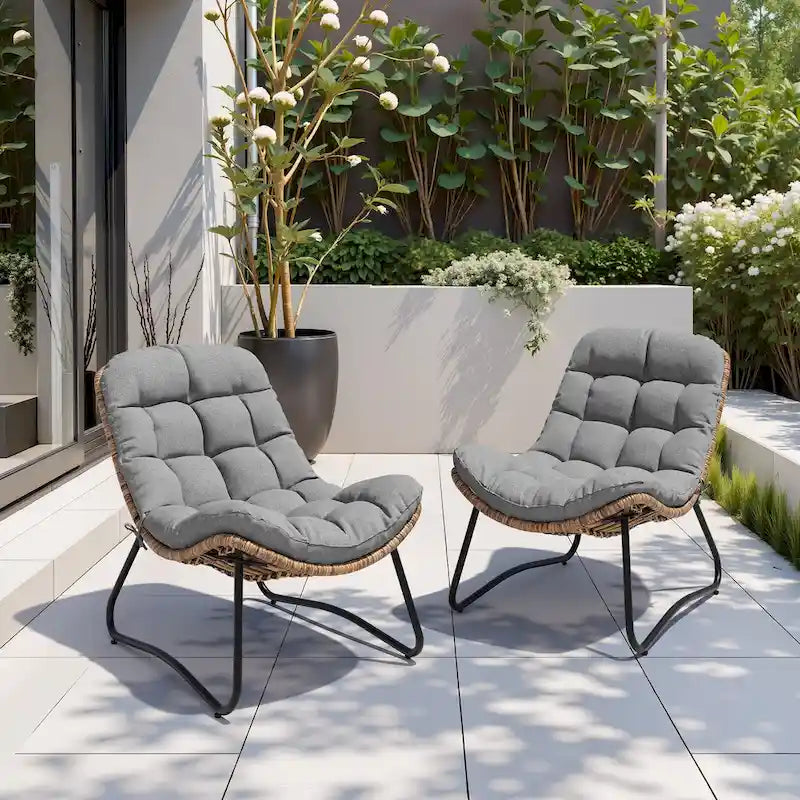Ensemble de 2 chaises longues de jardin Papasan en rotin synthétique avec cadre thermolaqué et coussins de 11 cm d'épaisseur, pour patio, beige/gris foncé